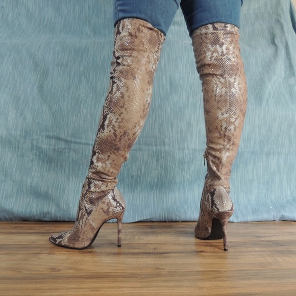 JESSICA SIMPSON OVER THE KNEE STRETCH BOTS - Picture 6 of 11